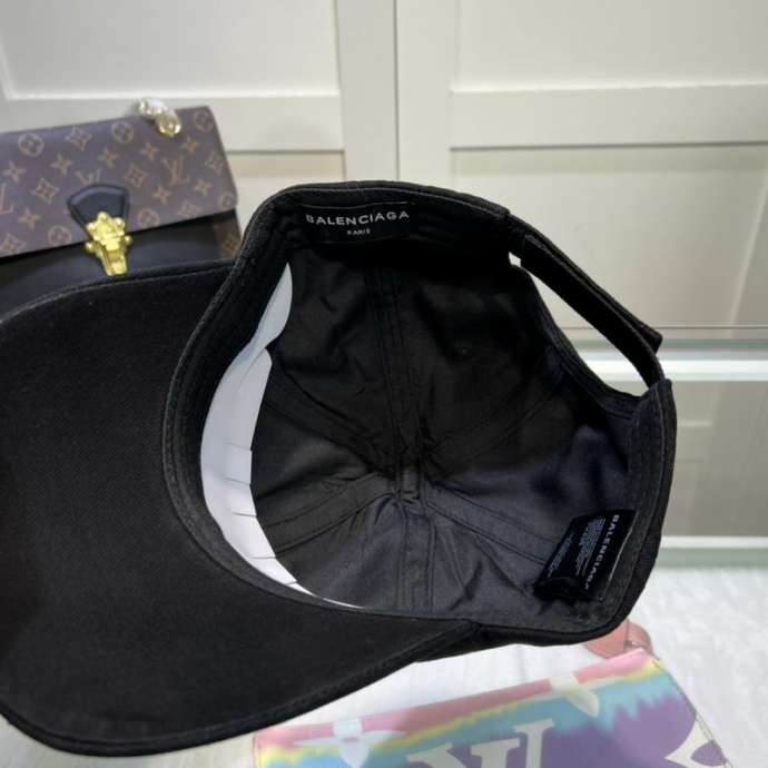 Picture of Balenciaga Cap _SKUBalenciagacap042130392